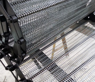 Oven Factory Net Chain Conveyor Belt Flat Surface High Strength Custom Design